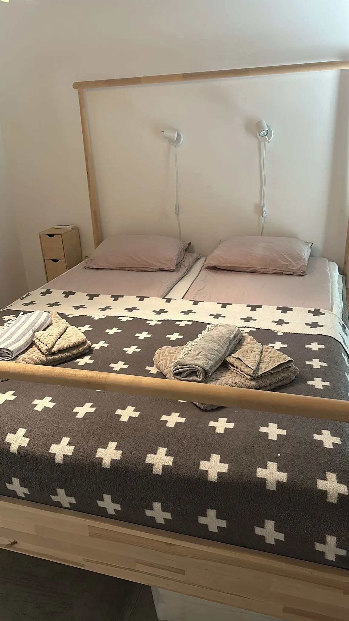 Iluminación para cama de dormitorio